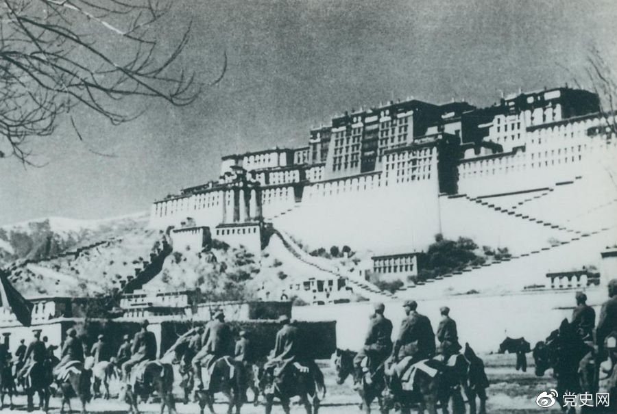1951年10月26日，人民解放軍進藏部隊進駐拉薩。