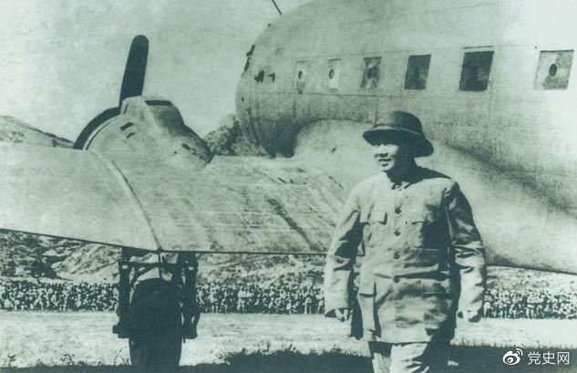 1945年10月11日，毛澤東回到延安，受到延安各界人士的熱烈歡迎。